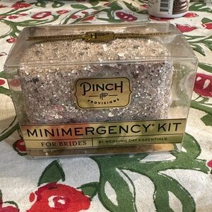 Pinch Provisions Minimergency Kit for Brides
